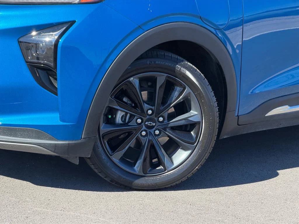 Used 2022 Blue Chevrolet Premier image 31