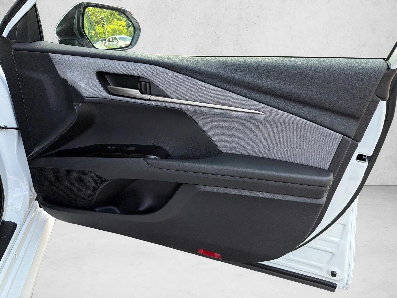 New 2026 Ice Cap Toyota LE image 14
