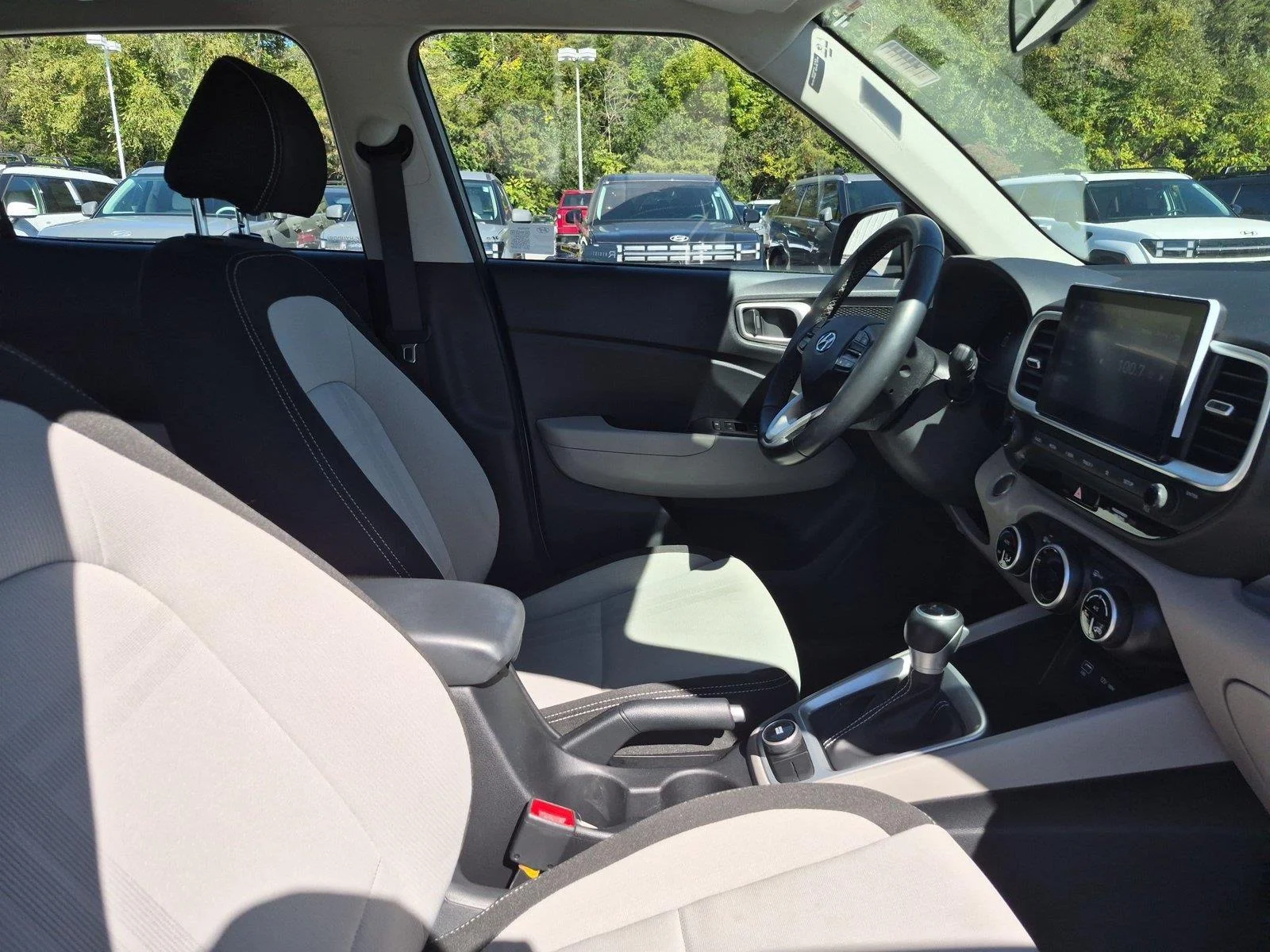 Used 2024 Shimmering Silver Hyundai SEL image 36