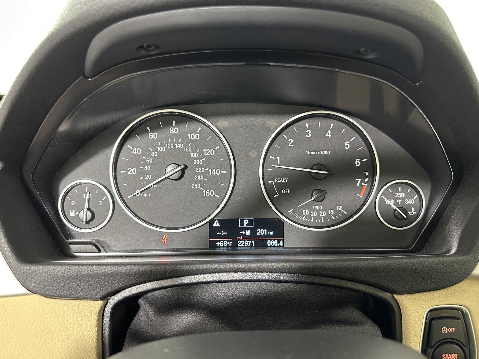 Used 2018 Mediterranean Blue Metallic BMW 320i xDrive image 17