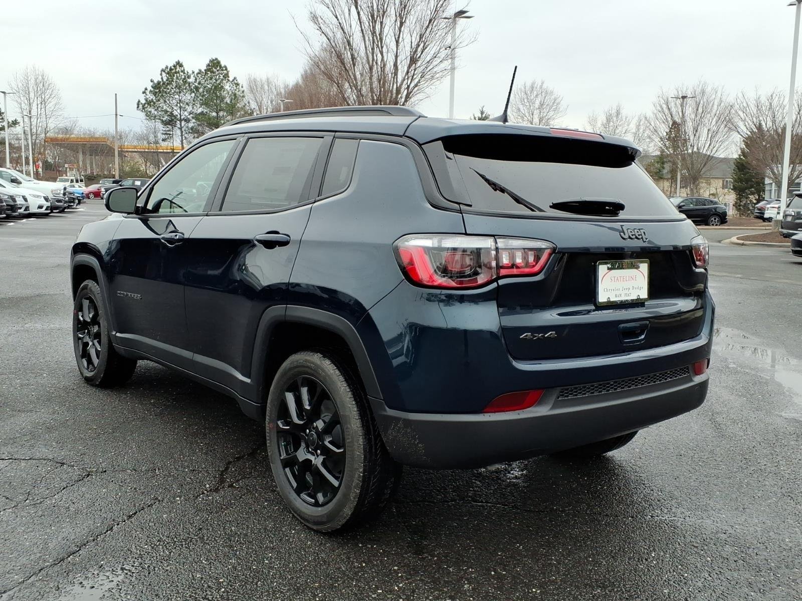 New 2026 Fathom Blue Pearl-Coat Exterior Paint Jeep Latitude Altitude image 2