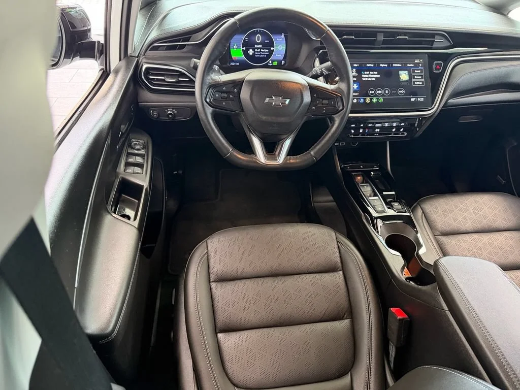 Used 2023 SUMMIT WHITE Chevrolet 2LT image 11