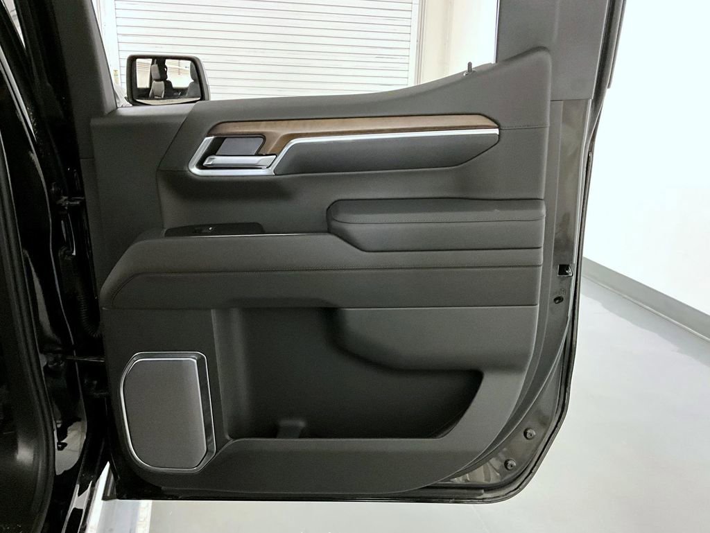 2026 Chevrolet Silverado 1500 High Country - Photo 17