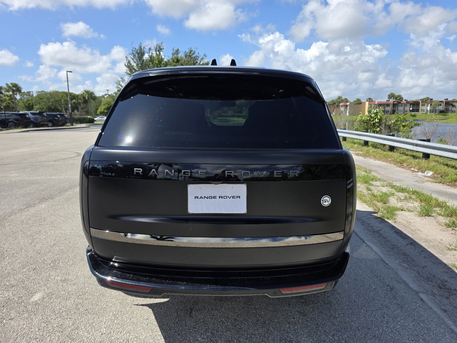 New 2026 Obsidian Black Satin LAND ROVER SV Signature Suite image 6