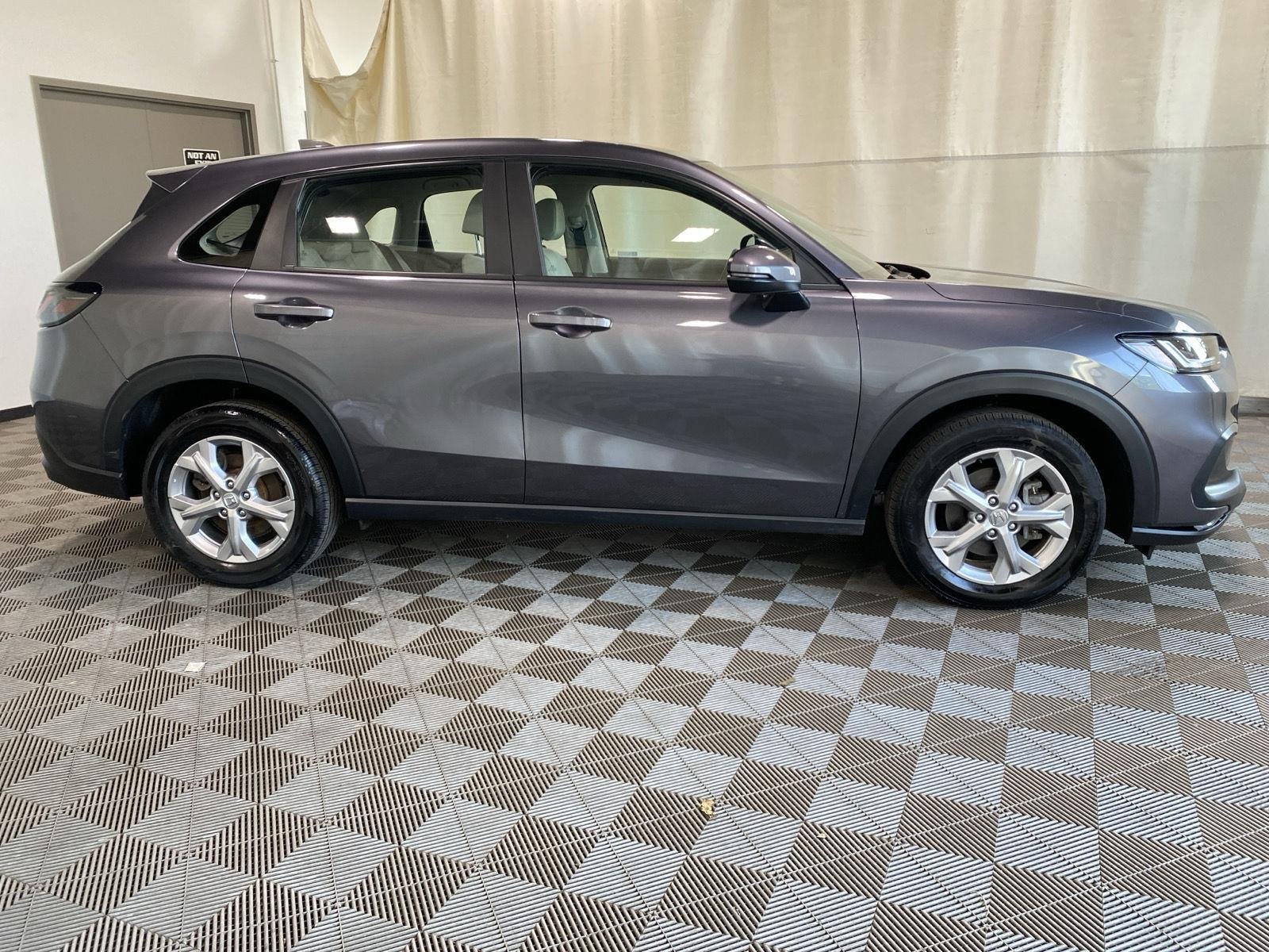 Used 2023 Modern Steel Metallic Honda LX image 8