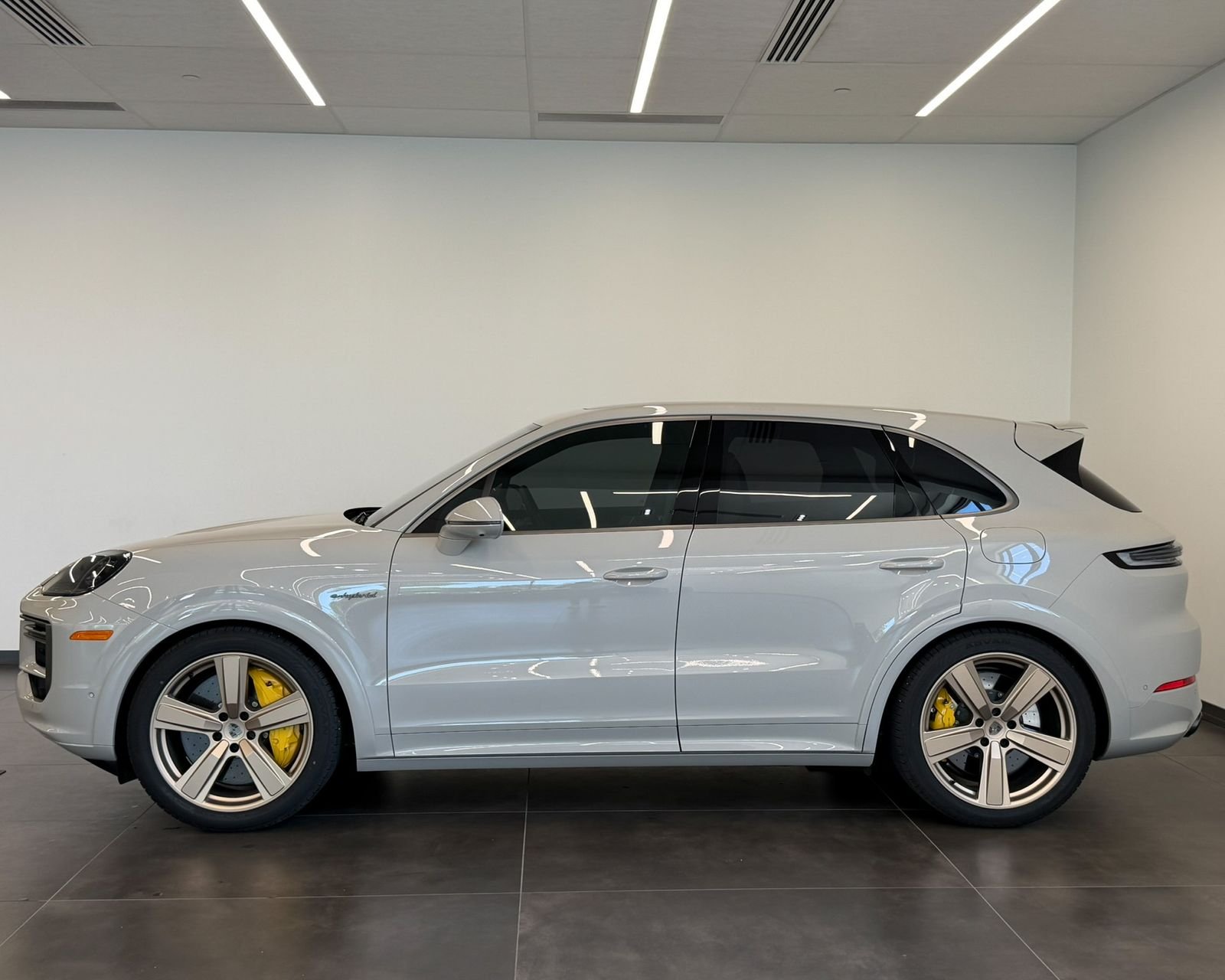 Used 2025 White Porsche Turbo image 8