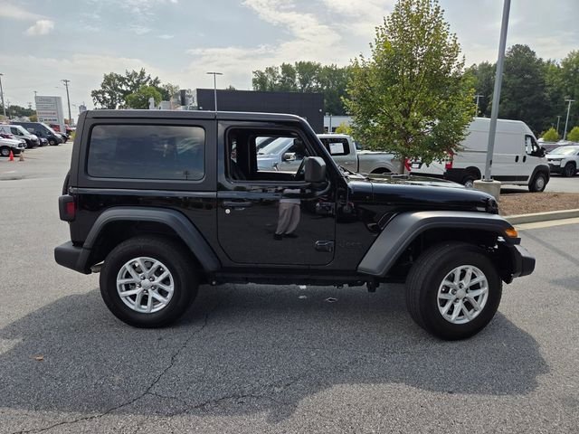 Used 2023 Black Jeep Sport S image 10