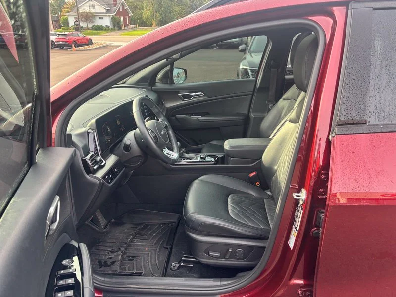 Used 2023 Red Kia X-Line image 9