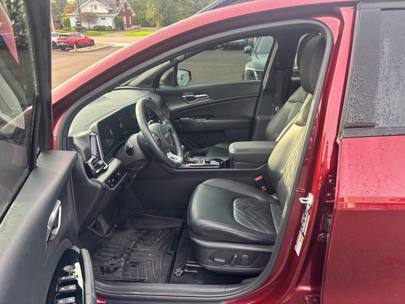 Used 2023 Red Kia X-Line image 9