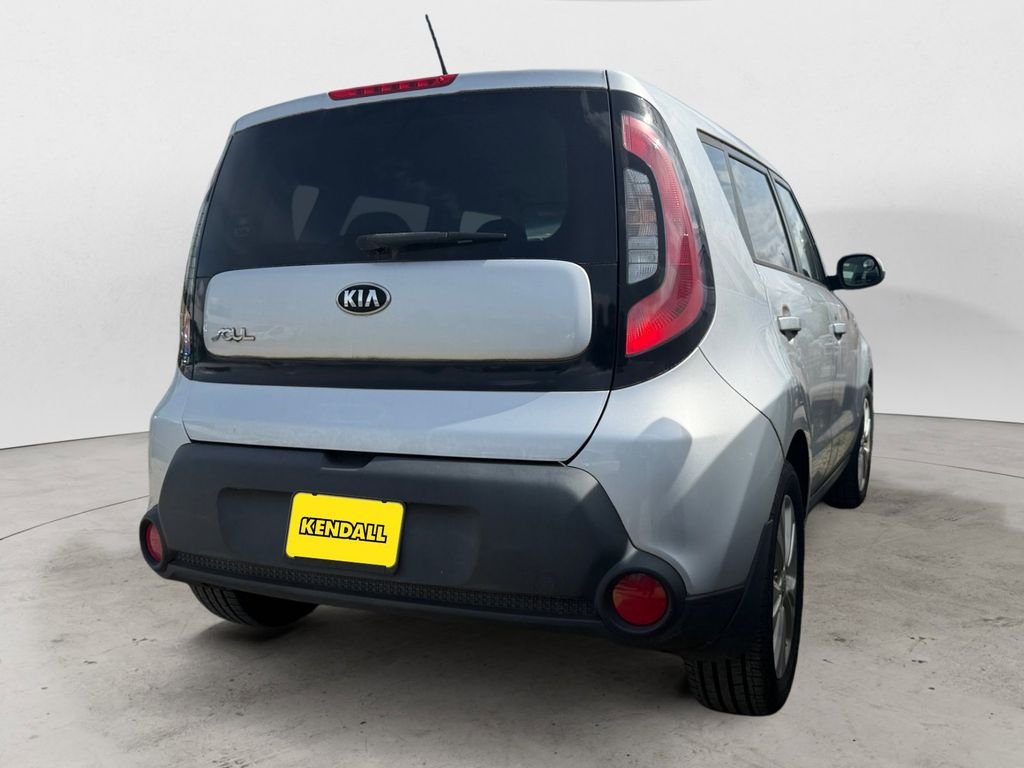 Used 2015 Silver Kia Plus image 5