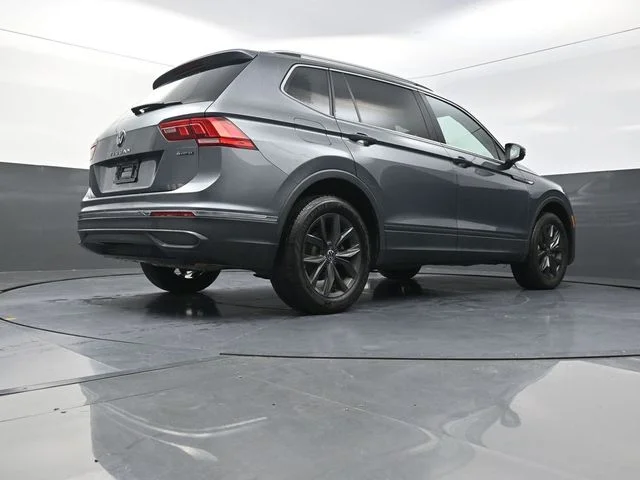 Used 2024  Volkswagen 2.0T SE image 37