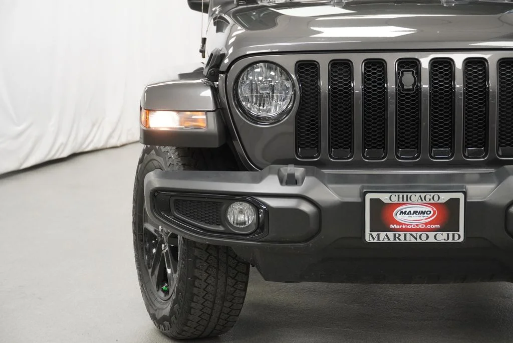 Used 2021 Gray Jeep Unlimited Sahara Altitude image 6