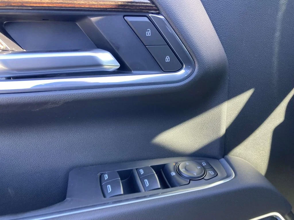New 2026 Sterling Metallic GMC SLE image 15