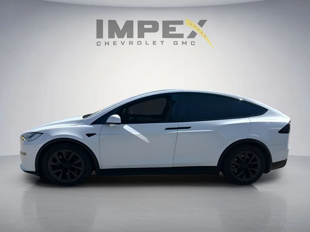 Used 2022  Tesla Plaid image 2