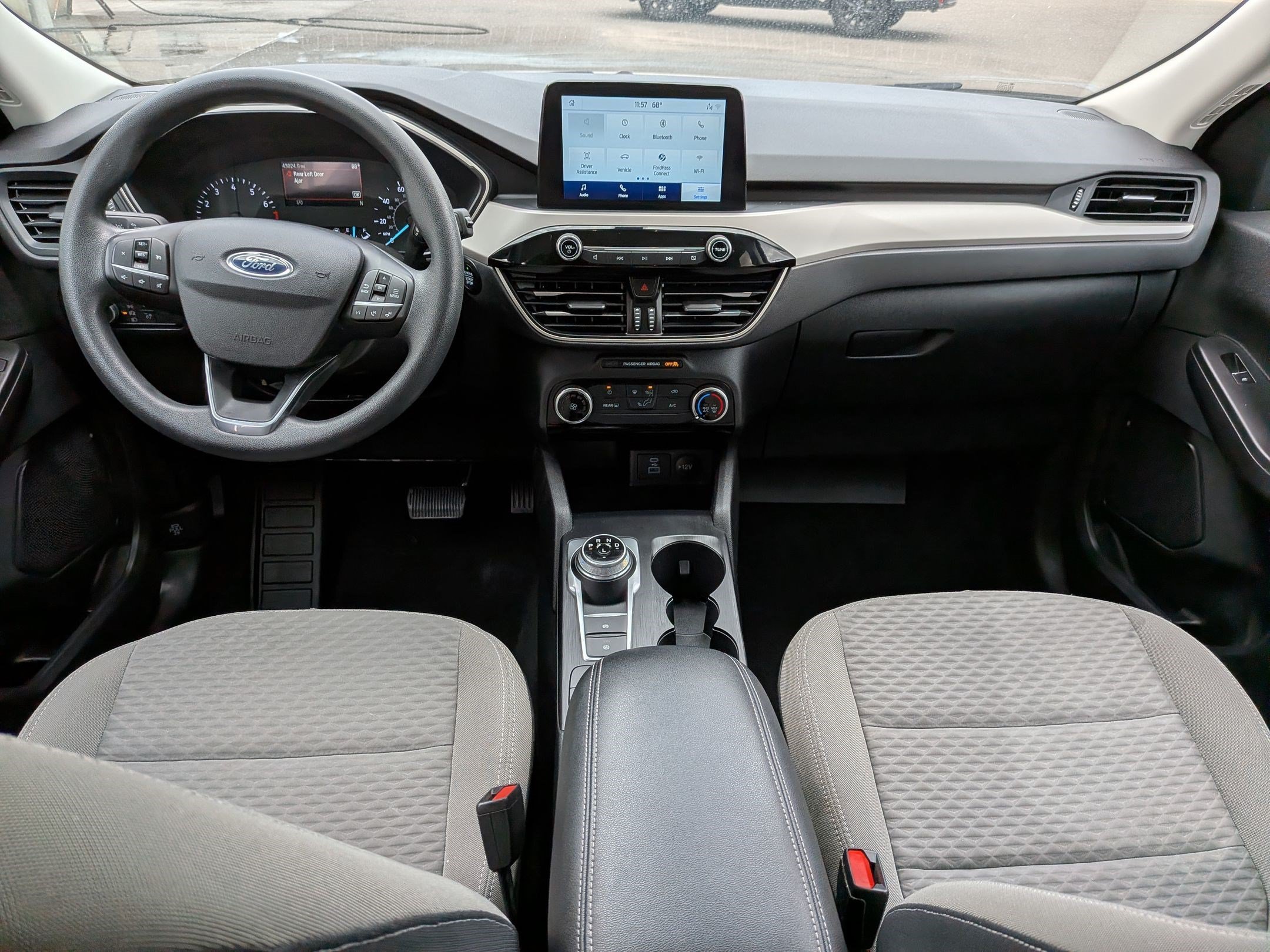 Used 2022 Oxford White Ford SE image 26