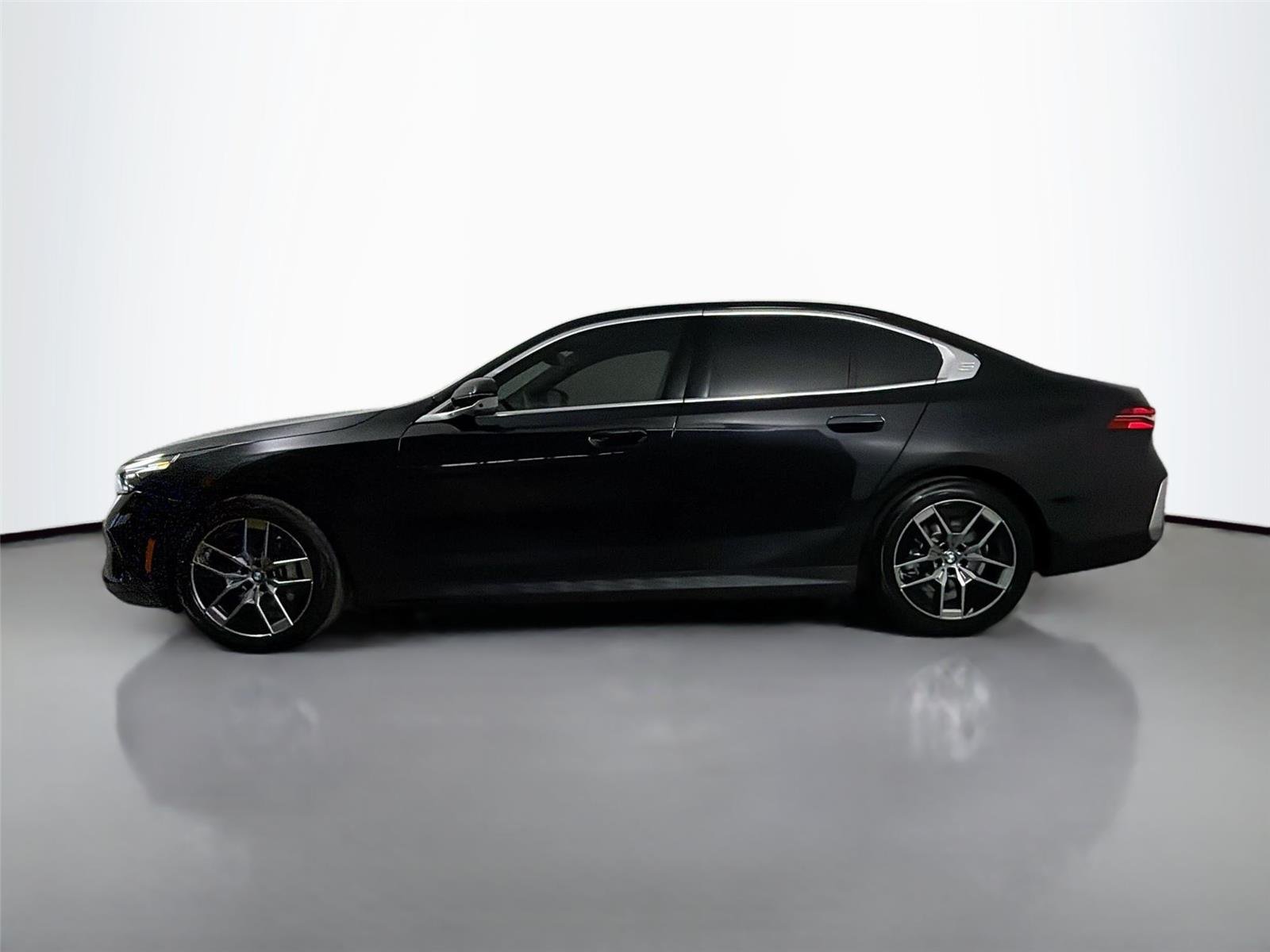 New 2026 Black Sapphire Metallic BMW 530i xDrive image 9