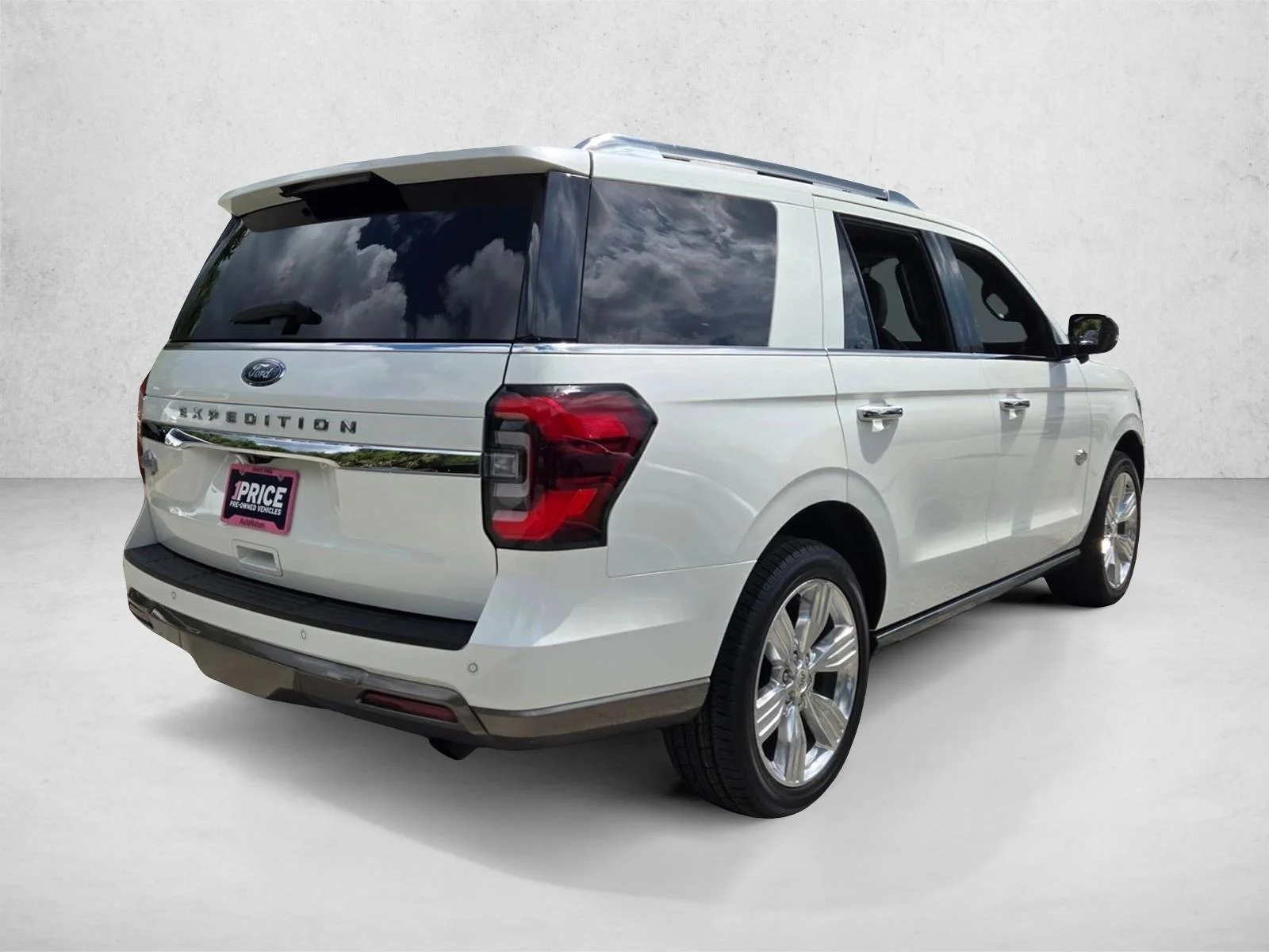 Used 2023 Star White Metallic Tri-Coat Ford King Ranch image 5