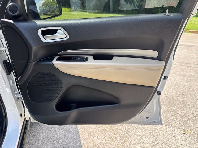 Used 2020 White Dodge SXT image 9