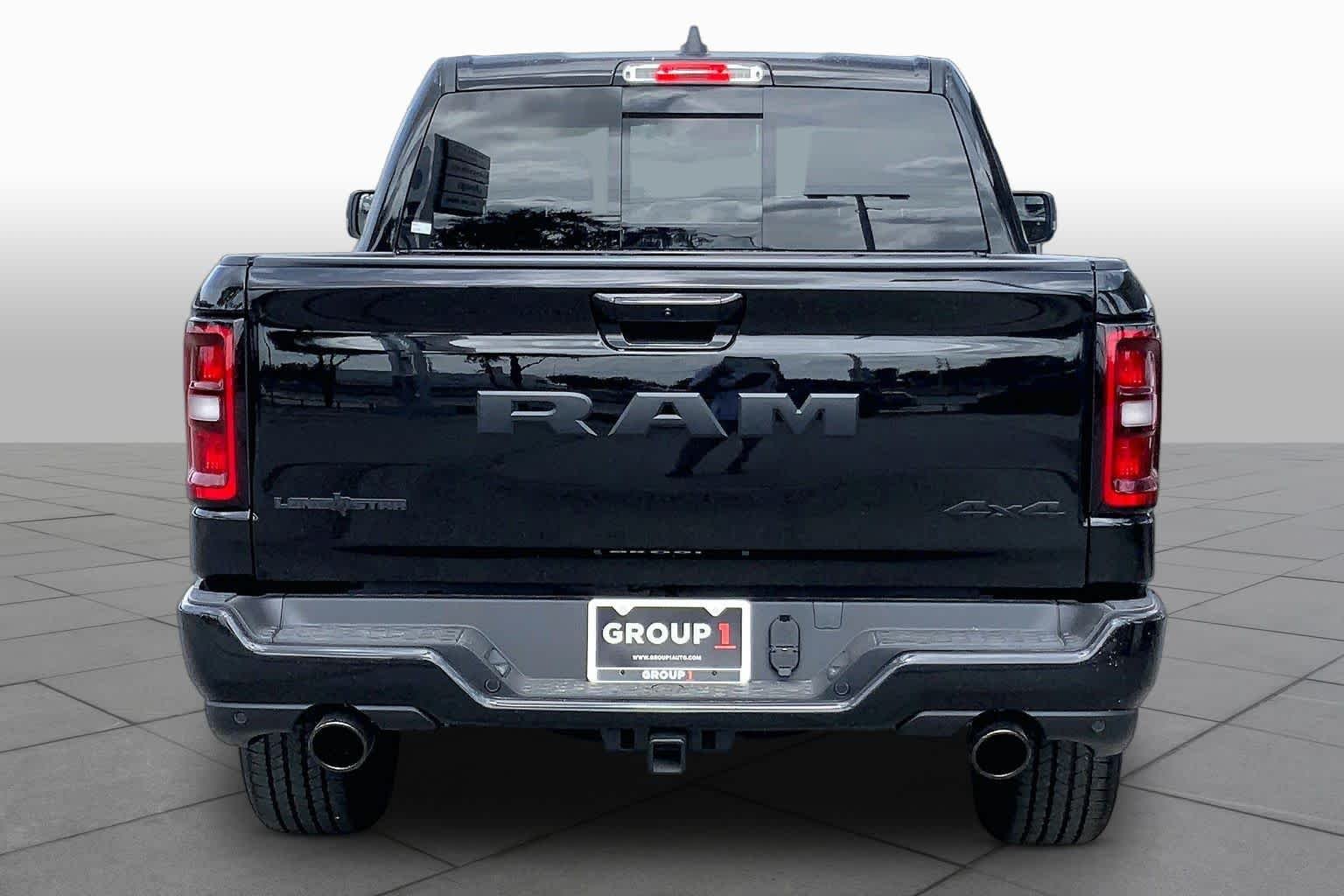 New 2027 Diamond Black Crystal Pearl-Coat Exterior Paint RAM Lone Star image 4