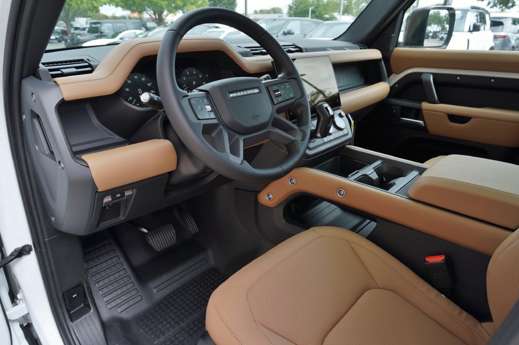 New 2026 Fuji White Land Rover S image 12