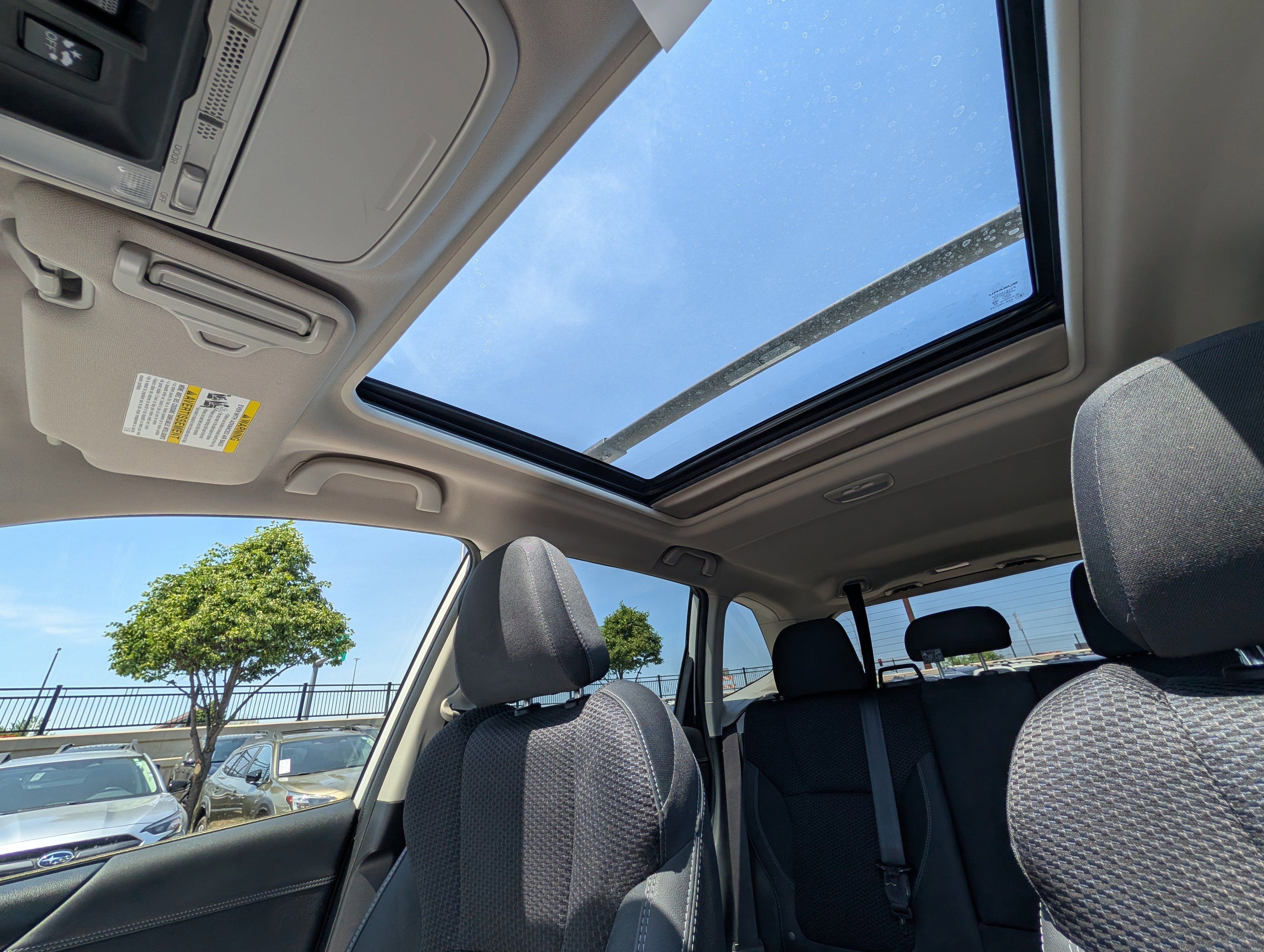 Used 2022 Crystal White Pearl Subaru Premium image 32