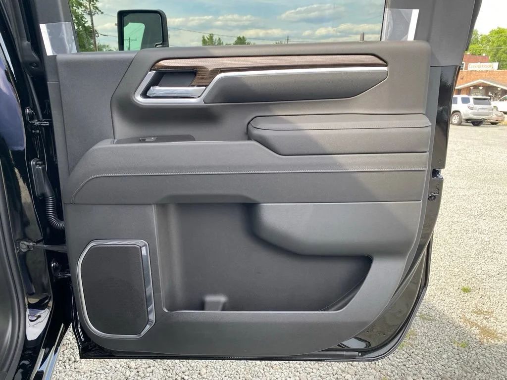 New 2026 Black Chevrolet LT image 19