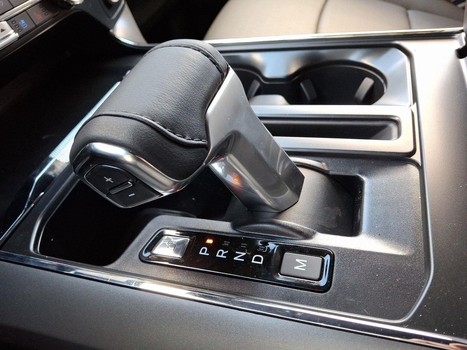 2025 Ford F-150 Lariat - Photo 11