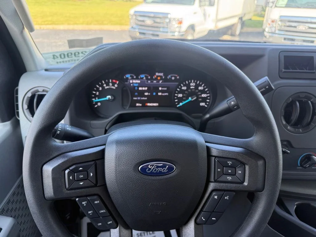 New 2026 Oxford White Ford E-350 SRW image 22