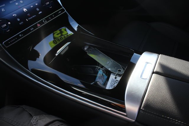 Used 2025 White Mercedes-Benz GLC 300 image 11
