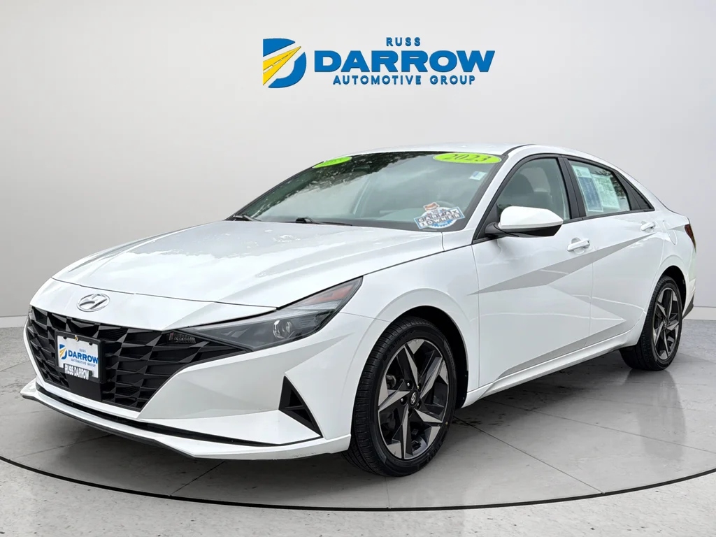 Used 2023 White Hyundai SEL image 1