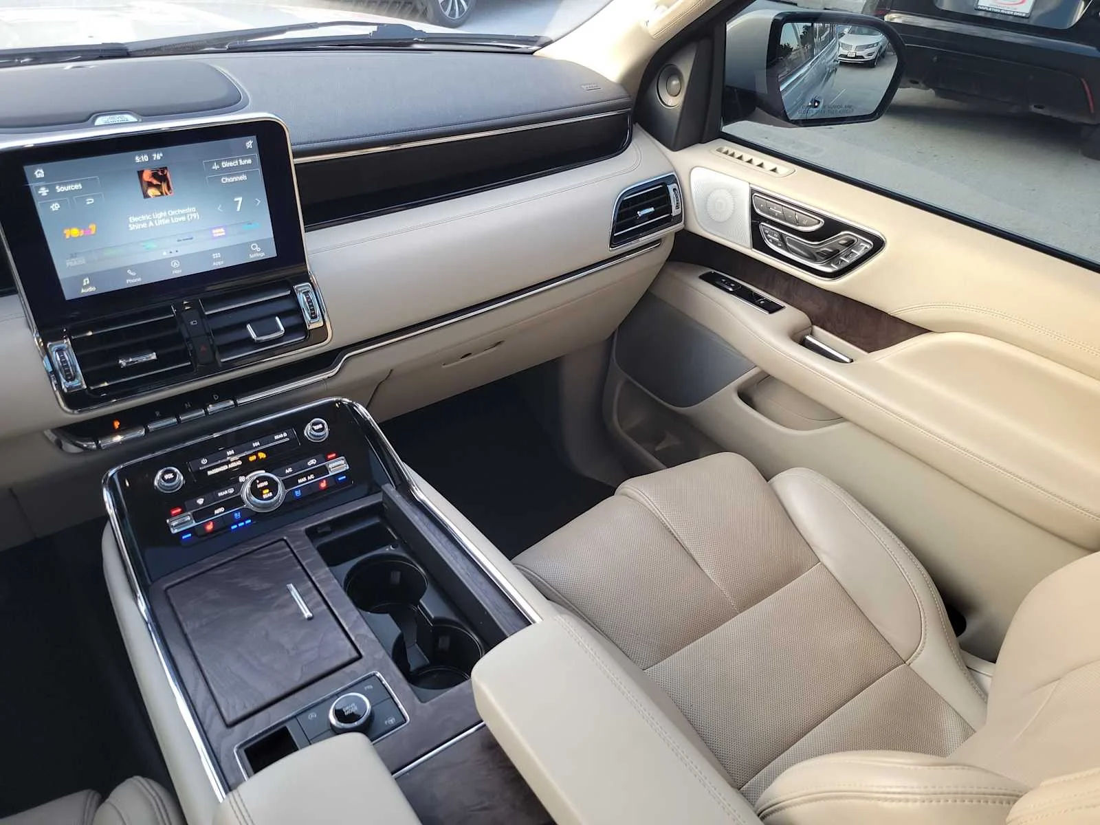 Used 2020 White Lincoln Reserve image 18