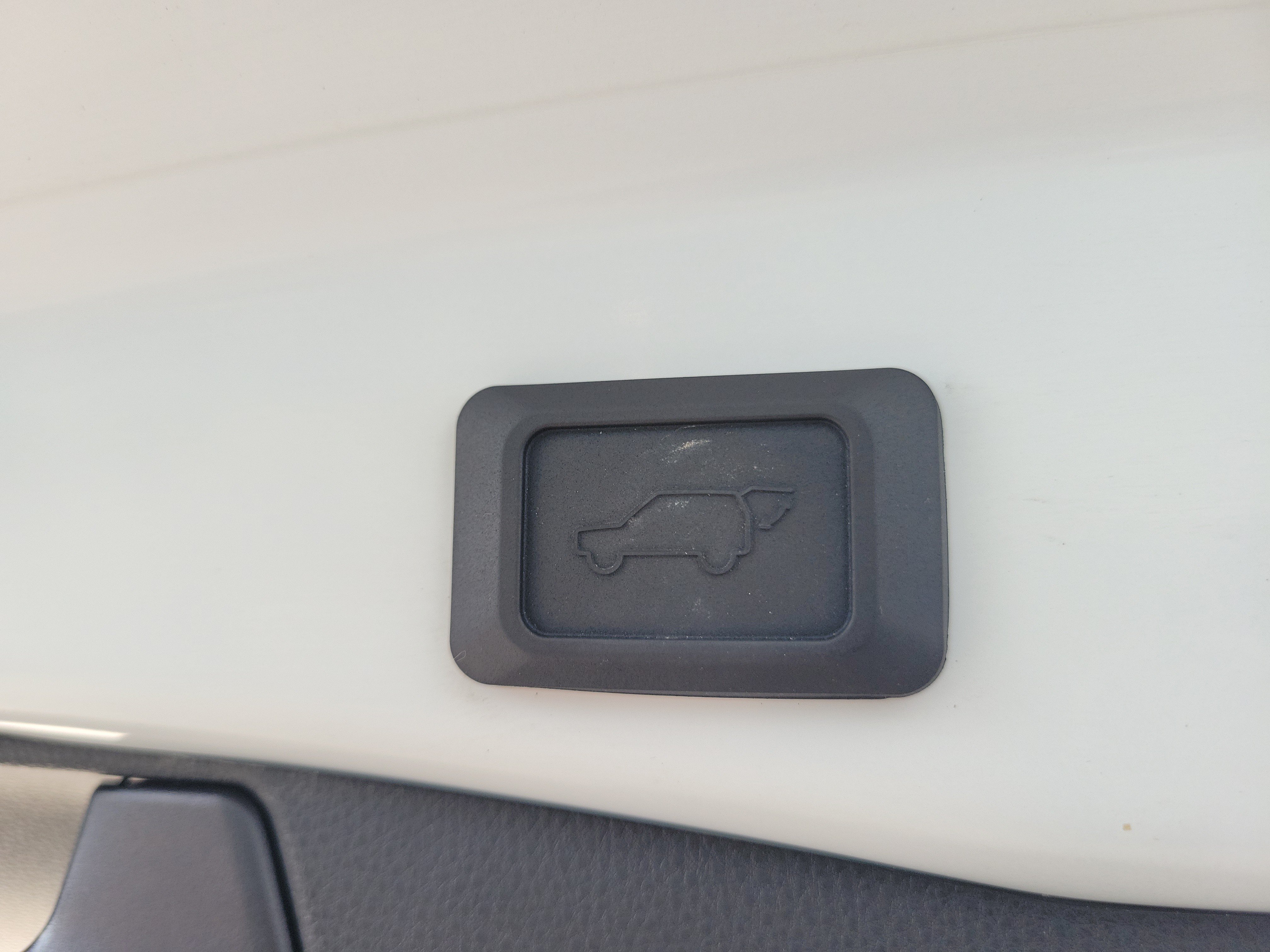 Certified Used 2024 Pearl Toyota XLE Premium image 12