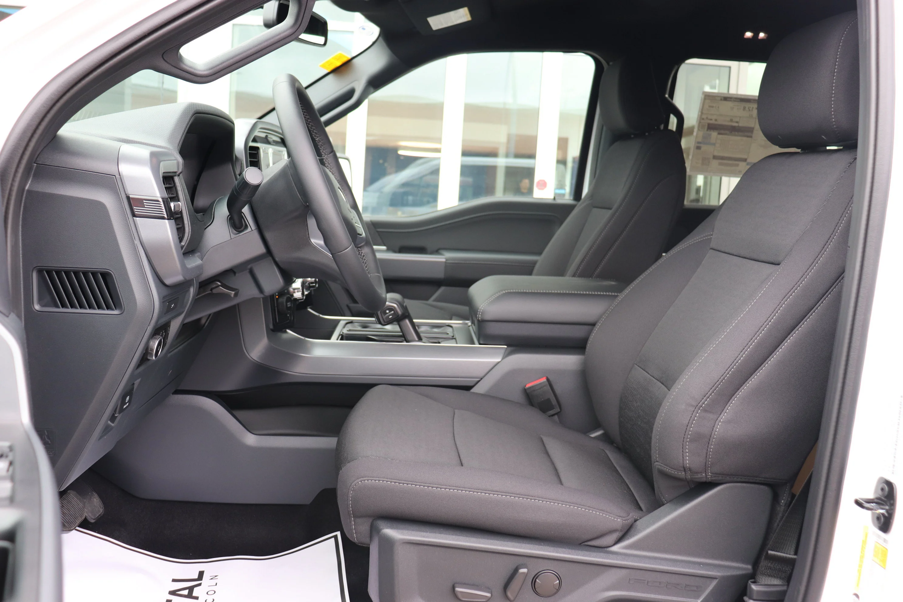 New 2026 OXFORD WHITE Ford XLT image 11