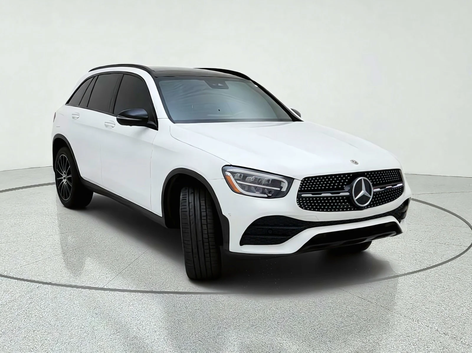 Certified Used 2022 Polar White Mercedes-Benz GLC 300 image 4