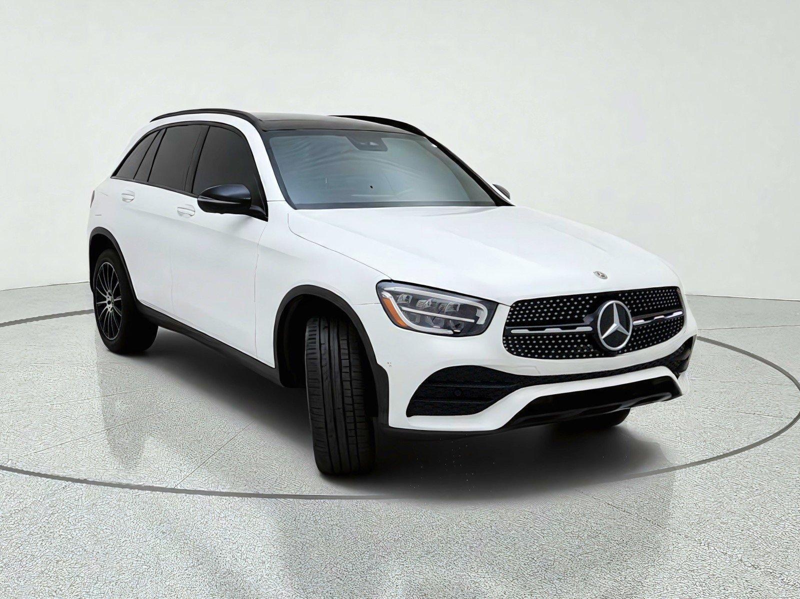 Certified Used 2022 Polar White Mercedes-Benz GLC 300 image 4