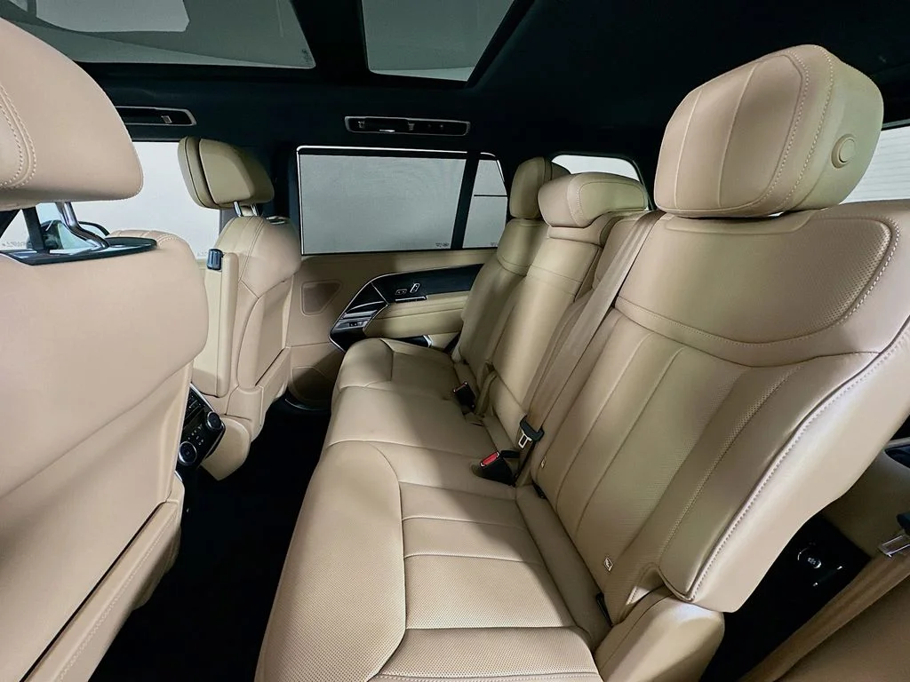 New 2026 Fuji White Land Rover SE image 24