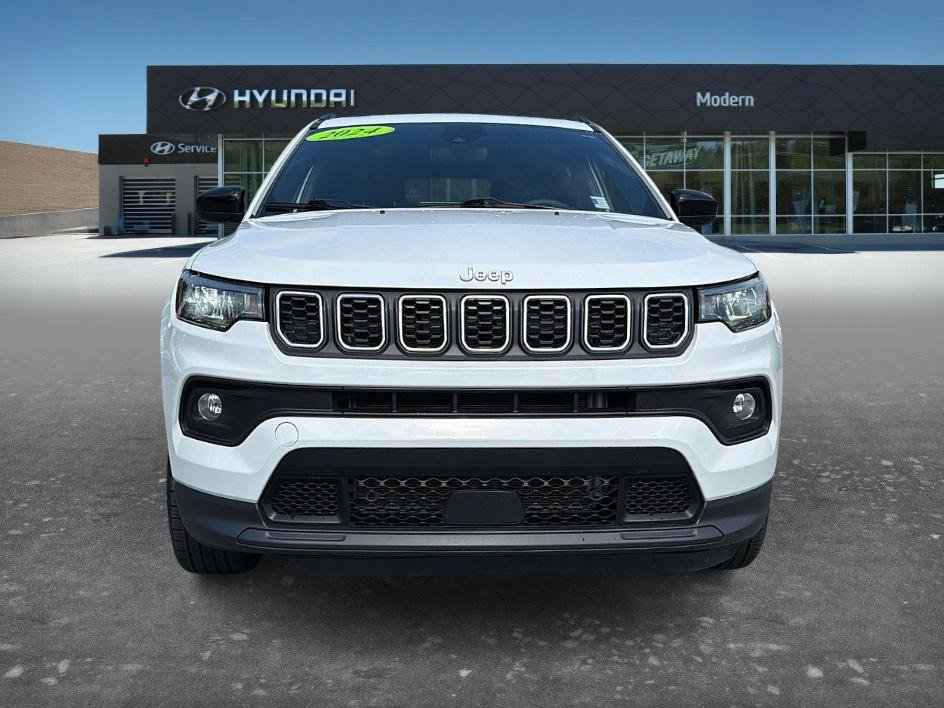 Used 2024 Bright White Clearcoat Jeep Latitude image 2