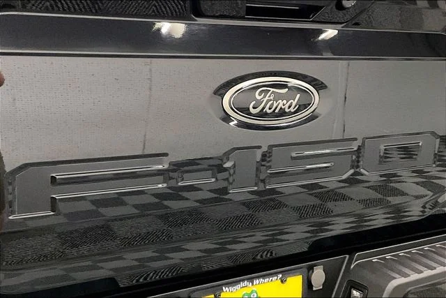 Used 2023 Agate Black Metallic Ford Lariat image 9