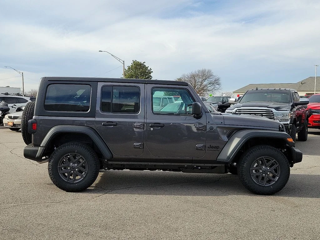 New 2026 Granite Crystal Metallic Clear-Coat Exterior Paint Jeep Sport S image 6