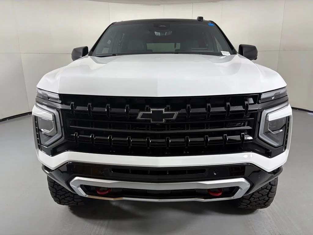 New 2026 Summit White Chevrolet Z71 image 4