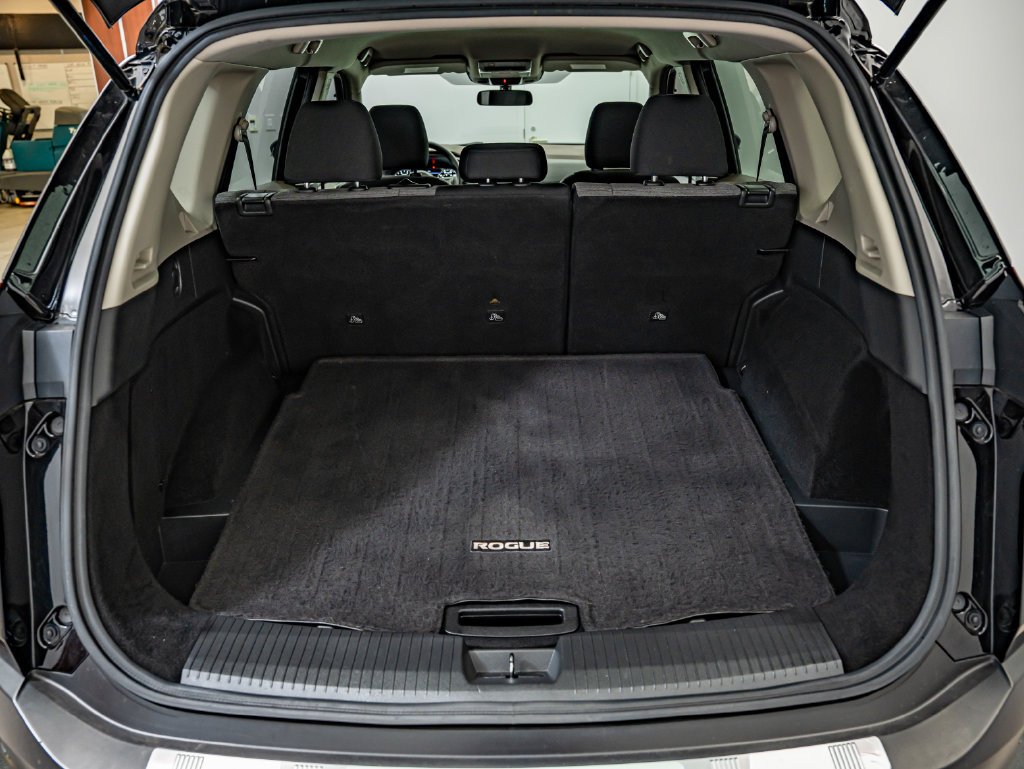 Used 2021 Super Black Nissan SV image 33