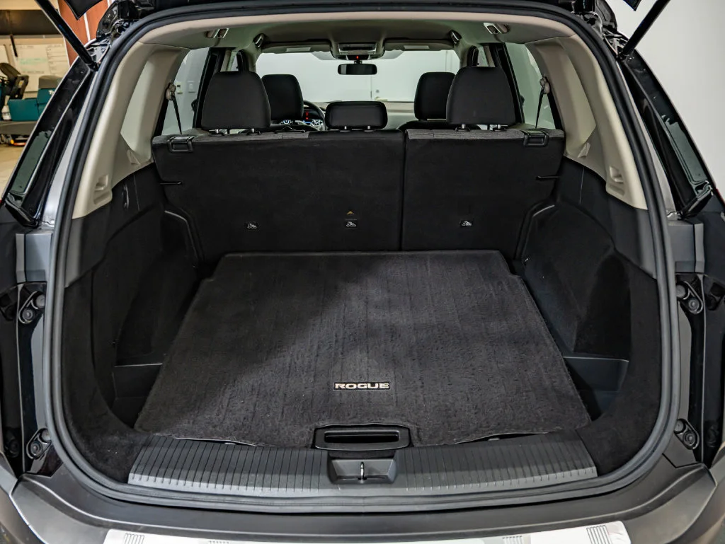Used 2021 Super Black Nissan SV image 33