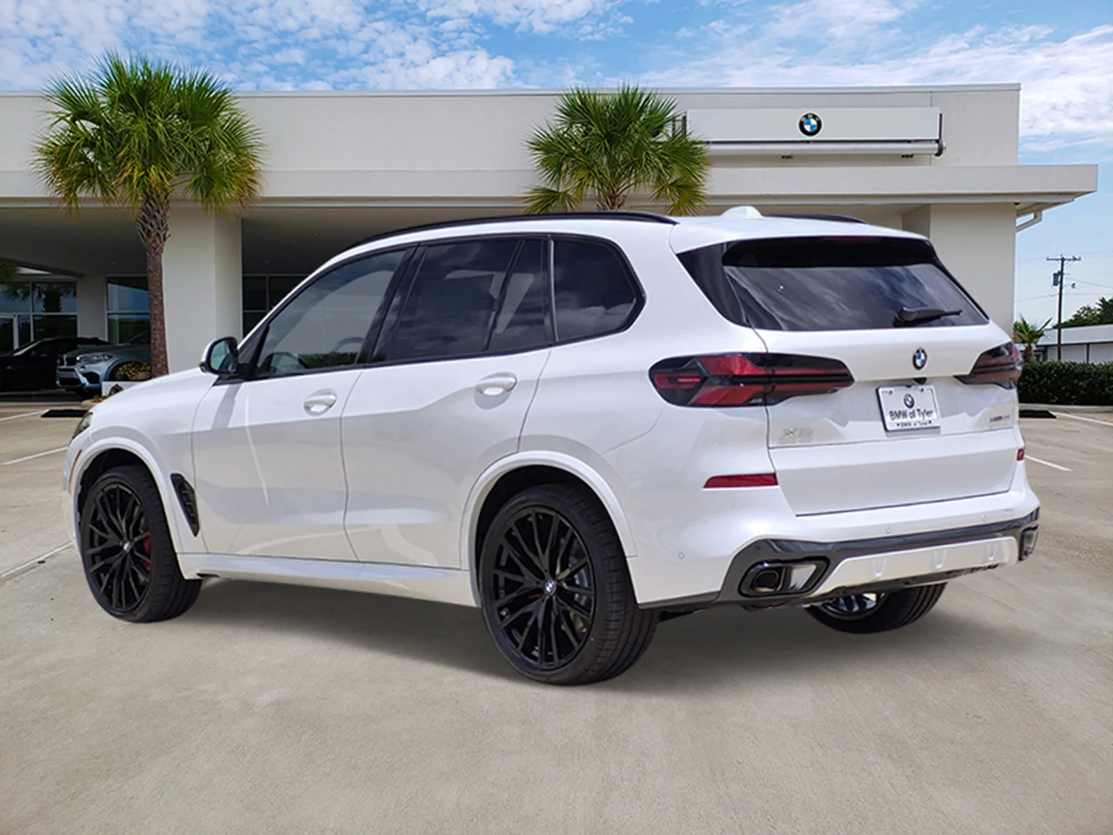 New 2026 Mineral White Metallic BMW xDrive40i image 6