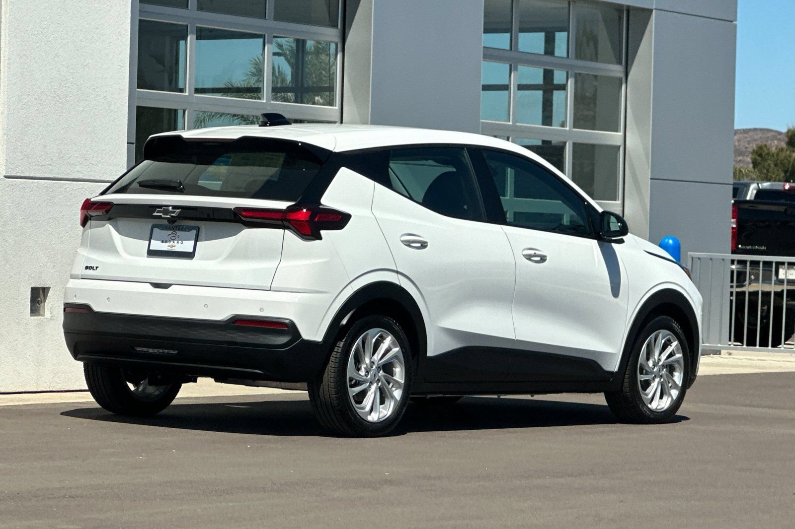 New 2027 Summit White Chevrolet LT image 4