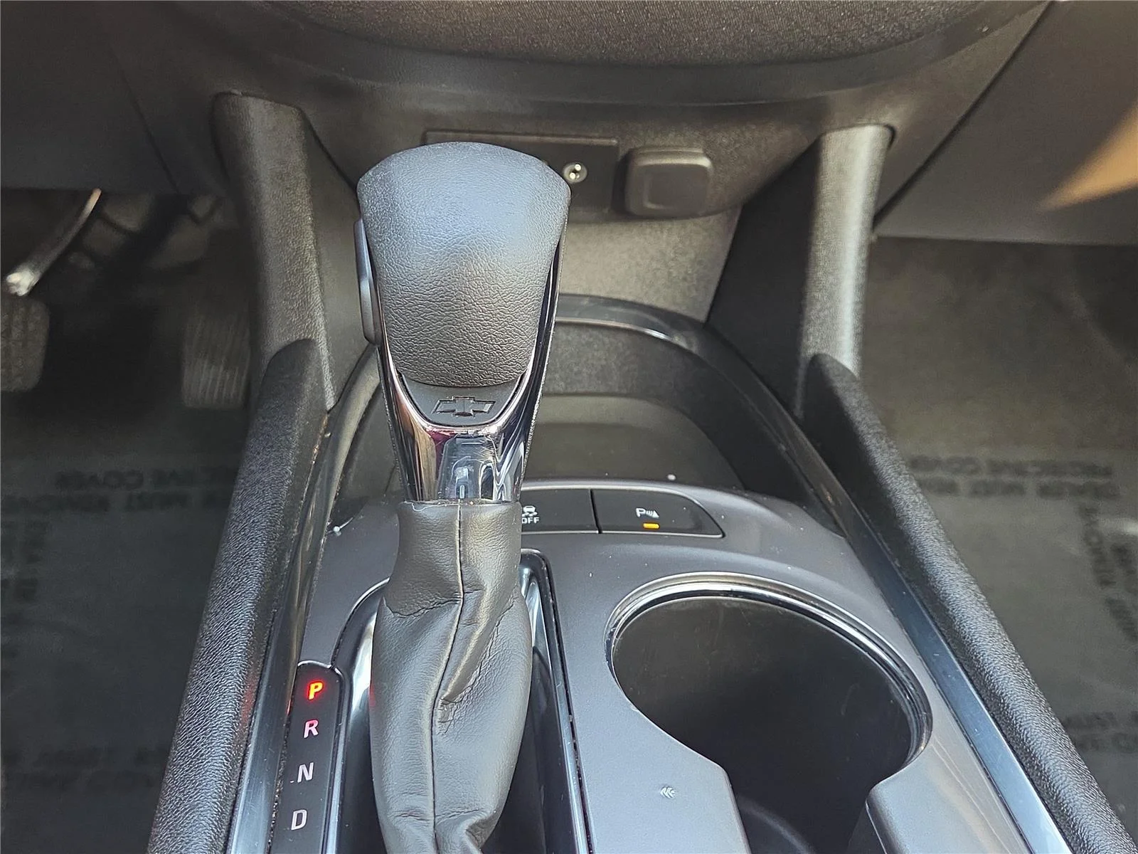 Used 2024 Summit White Chevrolet LT image 12