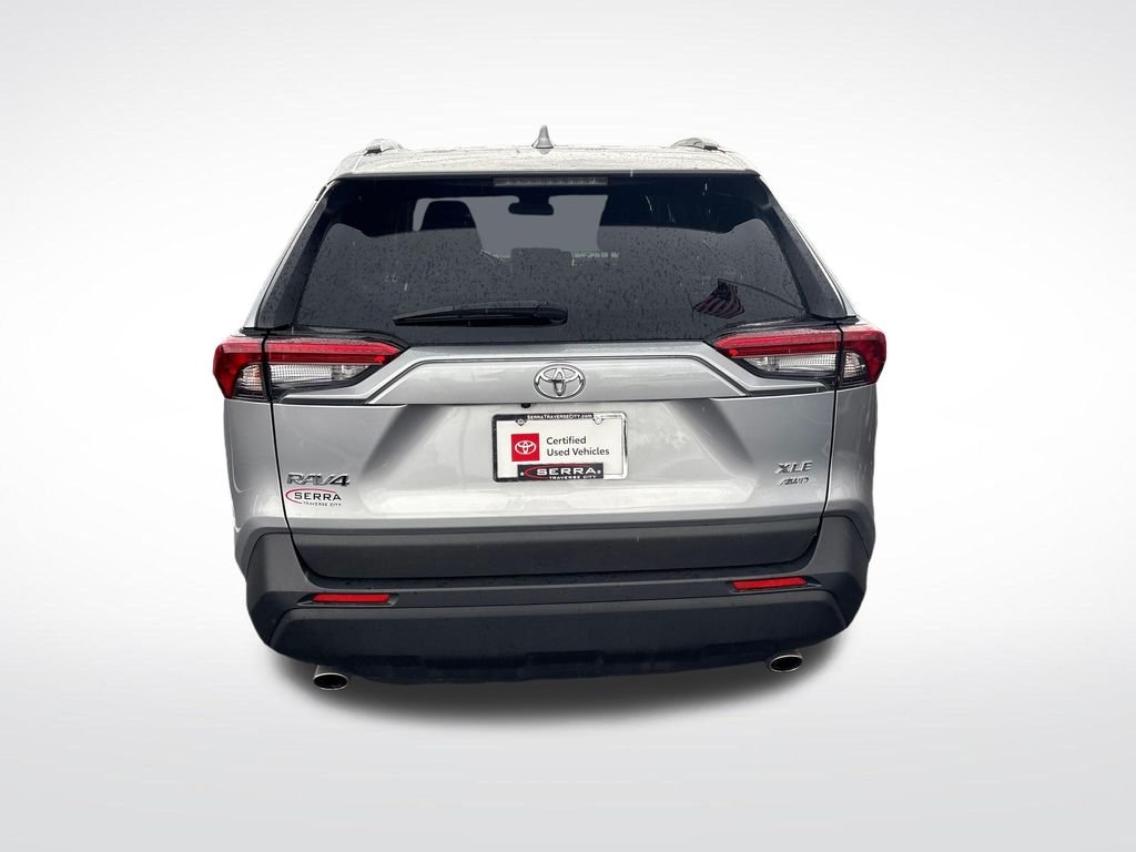 Used 2025 Silver Toyota XLE image 4
