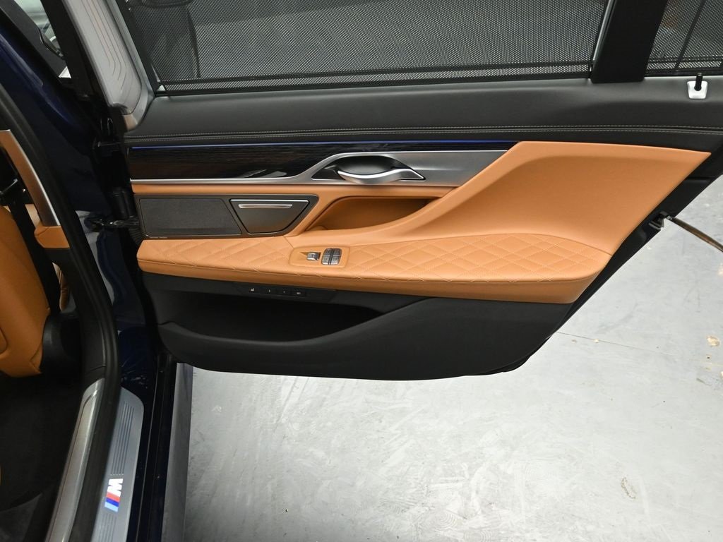 2022 BMW 750LI - Image 24