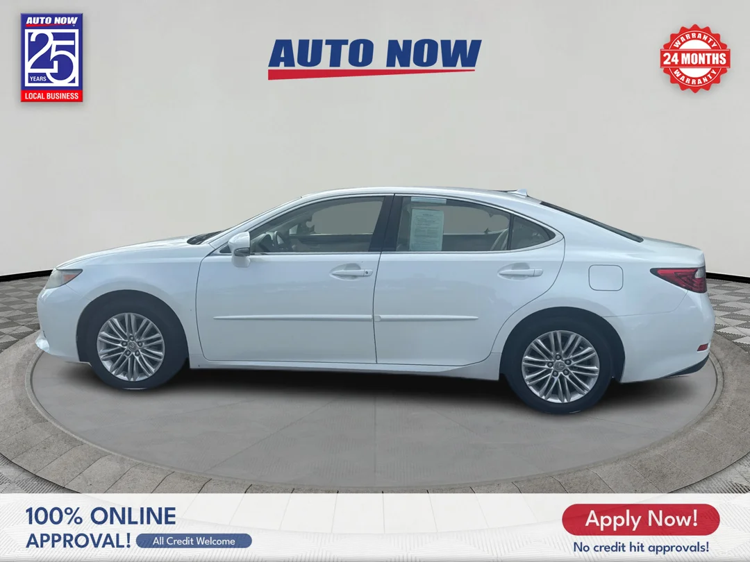 Used 2013 White Lexus Base image 3