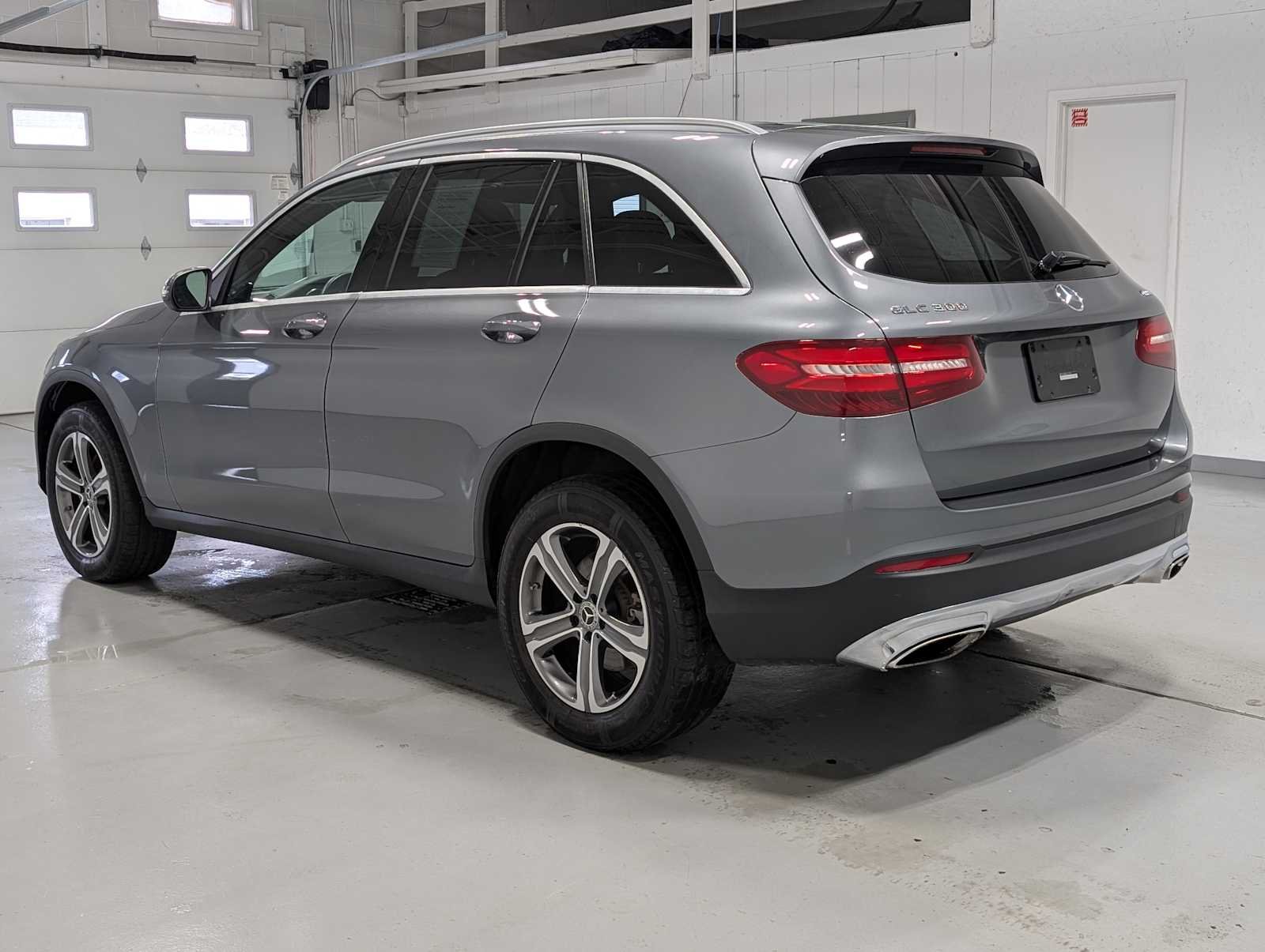 Used 2018 Selenite Grey Metallic Mercedes-Benz GLC 300 image 10