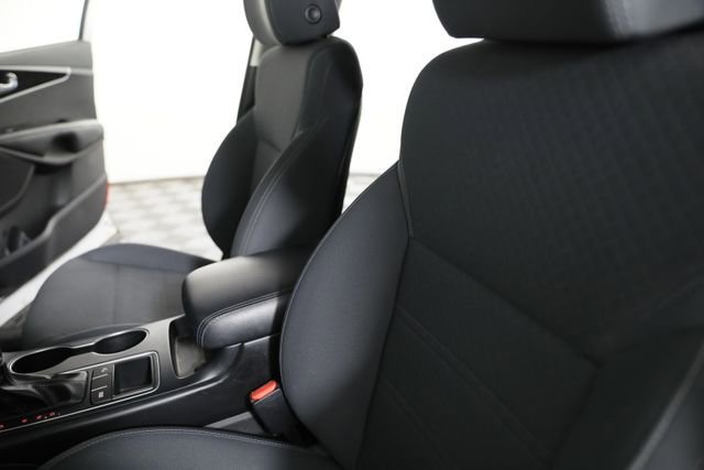 Used 2019 White Kia 2.4L LX image 19